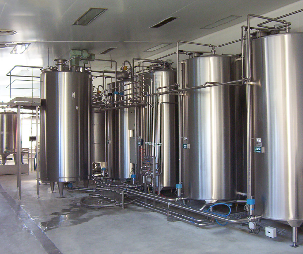 Cuves de stockage et fabrication de produits pharmaceutiques liquides.